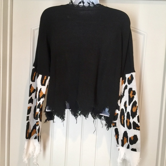 Shein black leopard sleeve raw hem sweater New M - Picture 8 of 8